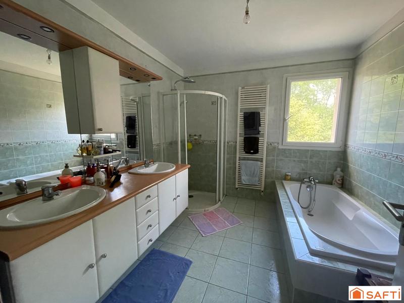 Maison - 172 m² - 7 pièces