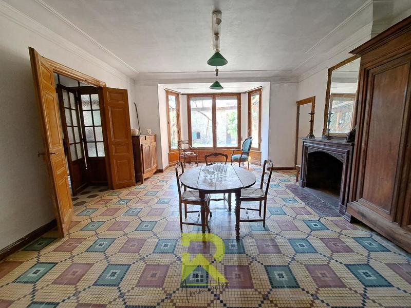 Maison - 400 m² - 20 pièces