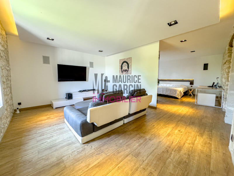 Maison - 468 m² - 7 pièces