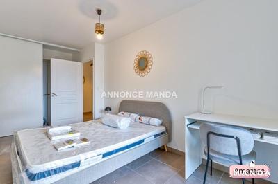 Chambre - 10 m² - 4 pièces