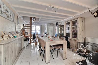 Maison - 90 m² - 4 pièces