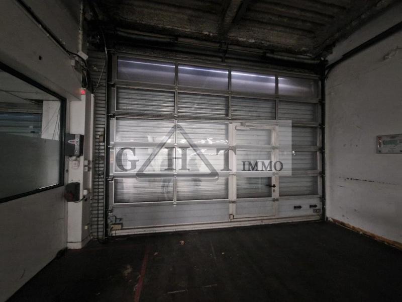 Entrepôt - 632 m²