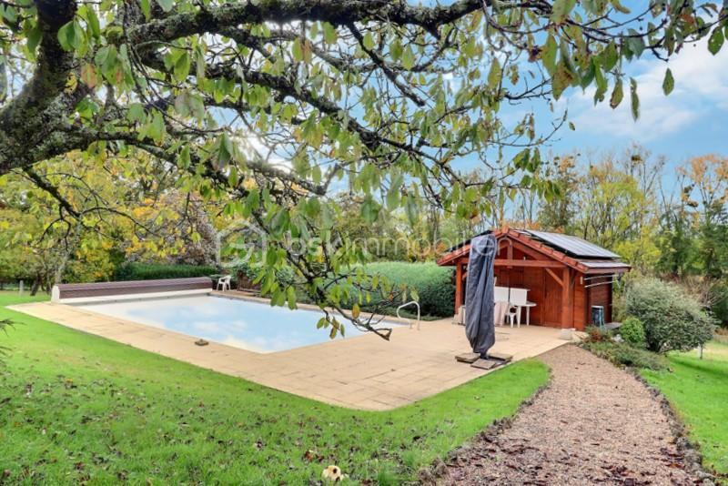 Maison traditionnelle - 187 m² - 7 pièces