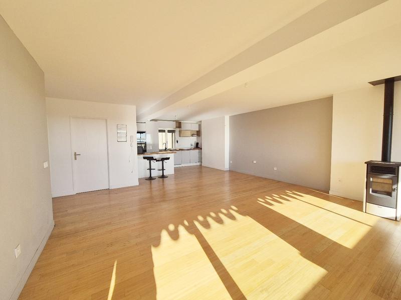 Appartement sur toit - 74 m² - 3 pièces