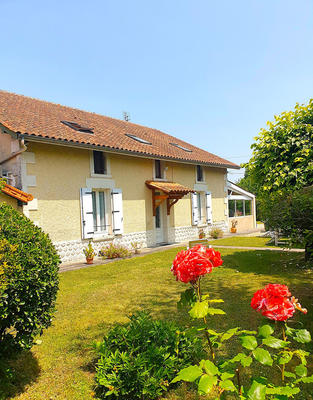 Maison en pierre - 181 m² - 7 pièces