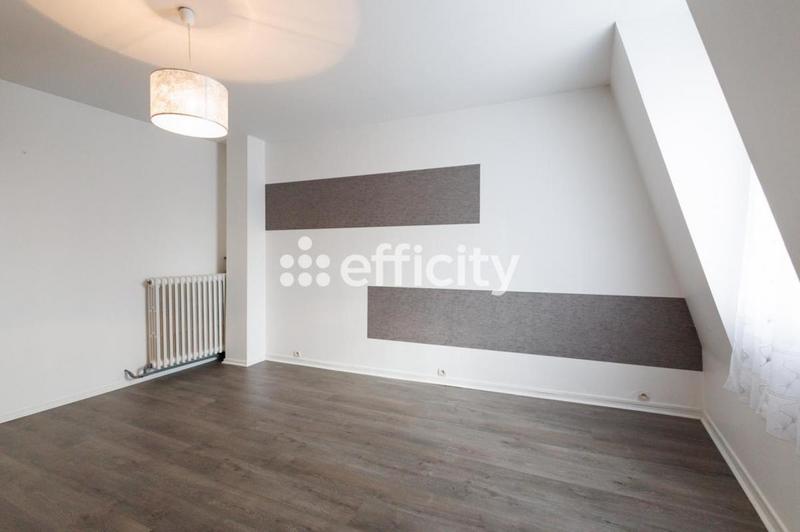 Maison - 117 m² - 8 pièces