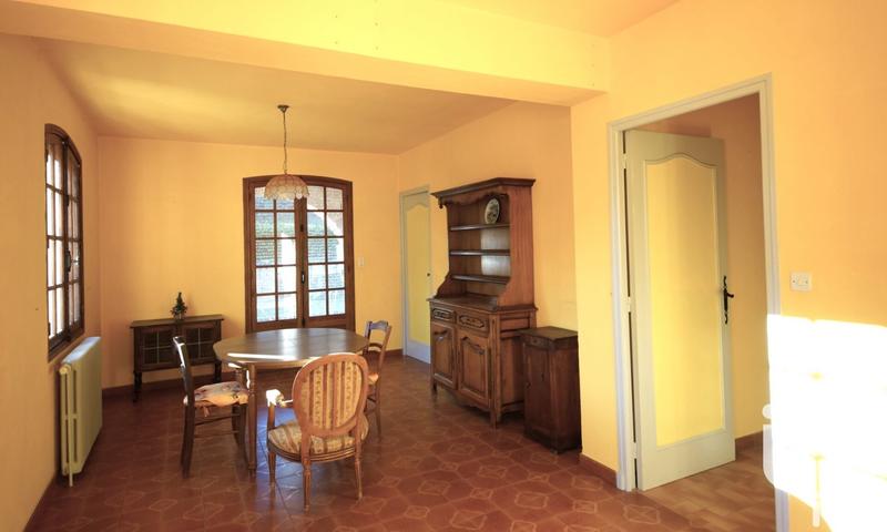 Maison - 235 m² - 10 pièces