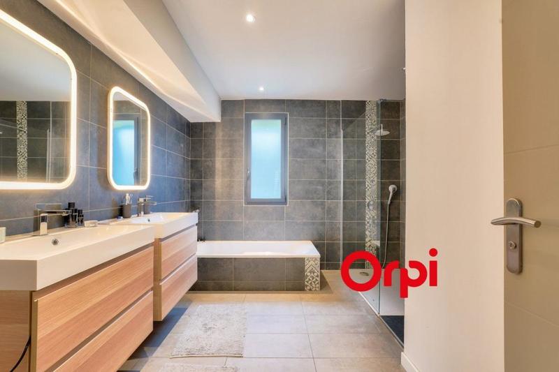 Appartement - 116 m² - 4 pièces