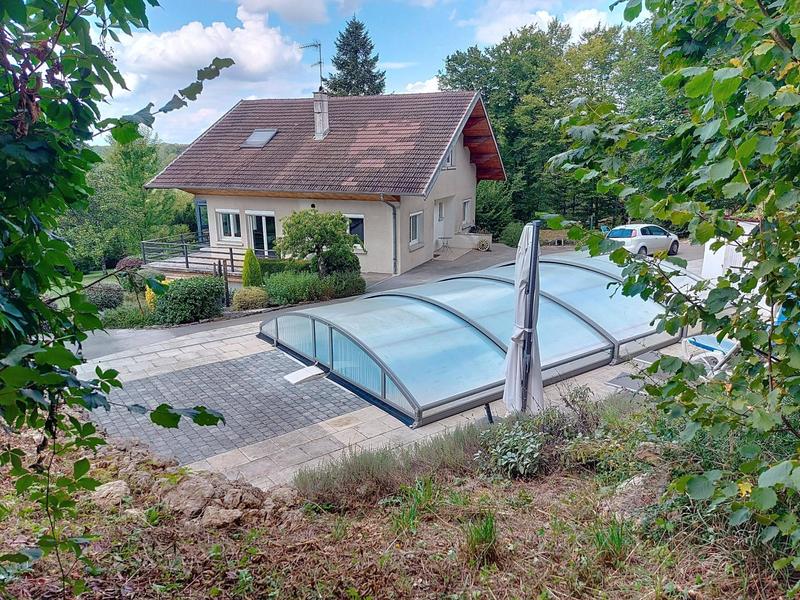 Maison - 161 m² - 8 pièces