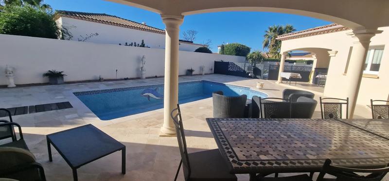 Villa - 291 m² - 7 pièces