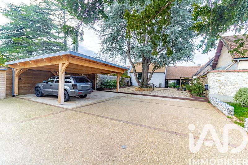 Maison - 233 m² - 7 pièces