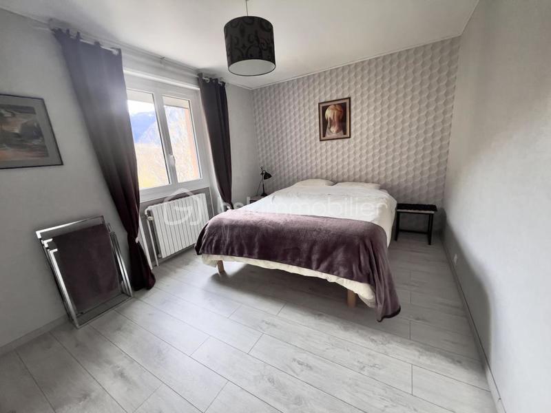 Maison - 262 m² - 9 pièces