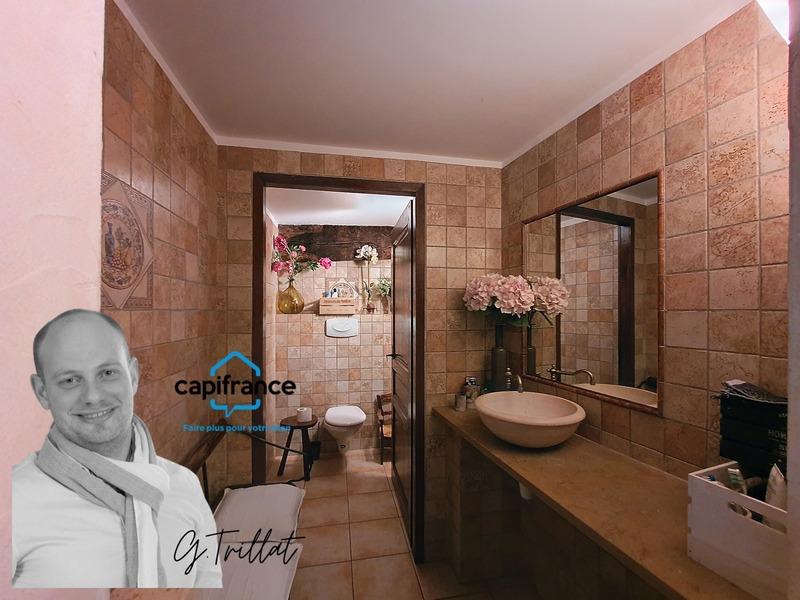 Maison - 330 m² - 7 pièces