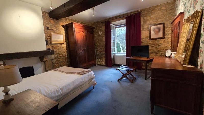 Propriété - 225 m² - 19 pièces