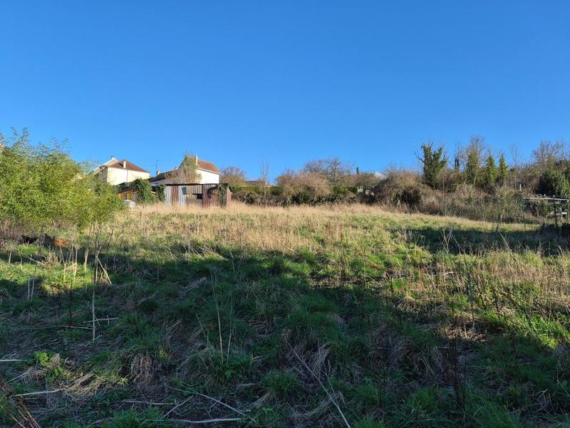 Terrain constructible - 1 232 m²