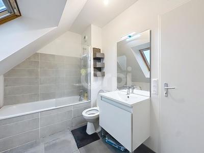 Maison - 94 m² - 4 pièces