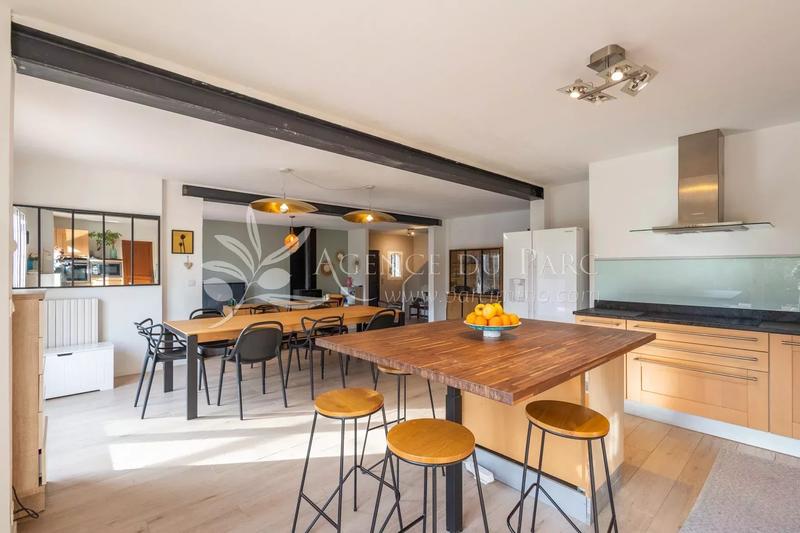 Maison - 180 m² - 5 pièces