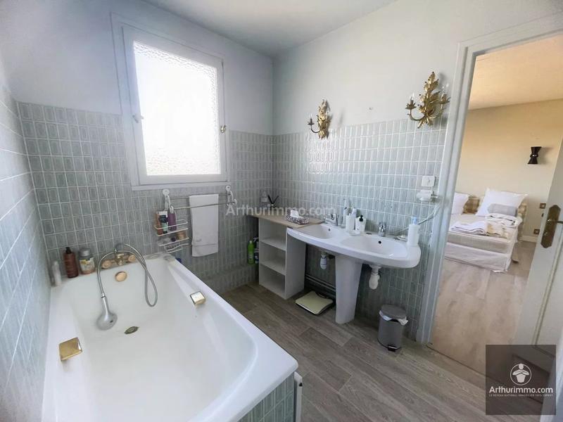 Magasins - 269 m² - 11 pièces