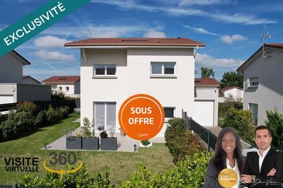 Maison - 88 m² - 4 pièces