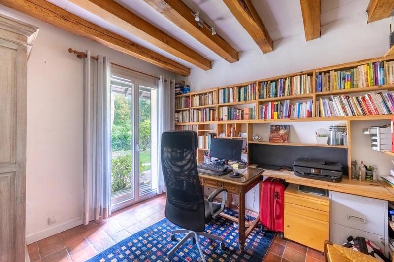 Propriété - 210 m² - 7 pièces