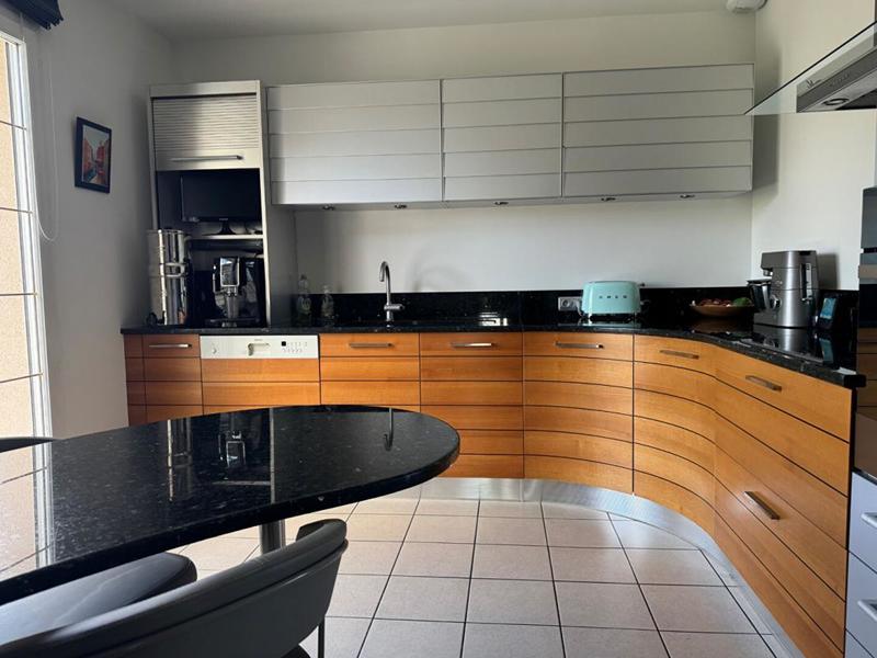 Maison - 174 m² - 6 pièces