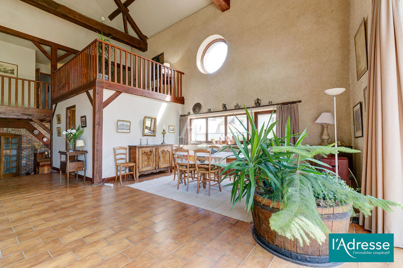 Maison - 324 m² - 8 pièces