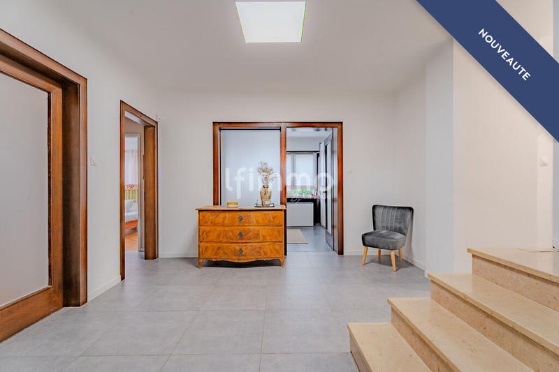 Maison - 225 m² - 7 pièces