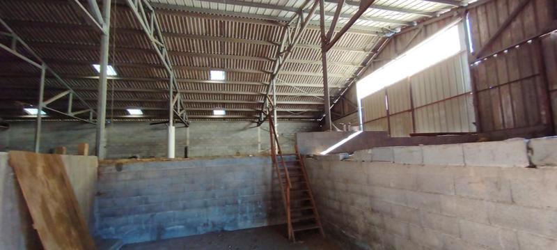 Local d'activité / Entrepôt - 1 500 m² - 1 pièce