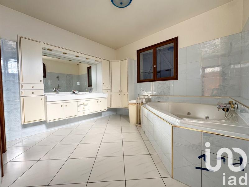 Maison - 163 m² - 5 pièces