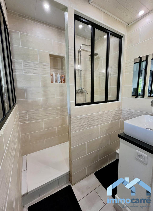 Maison traditionnelle - 142 m² - 7 pièces