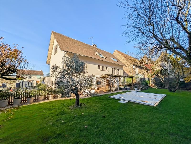 Maison - 185 m² - 5 pièces