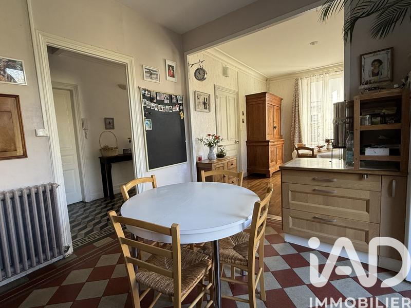Maison - 182 m² - 10 pièces