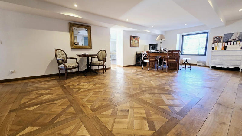 Maison - 600 m² - 10 pièces