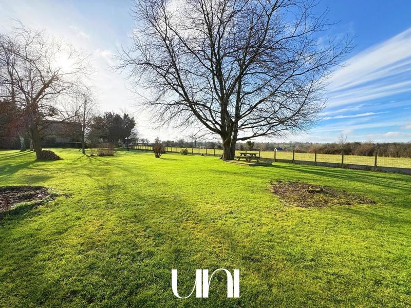 Maison - 220 m² - 5 pièces