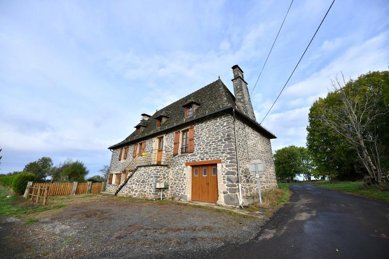 Maison ancienne - 137 m² - 6 pièces