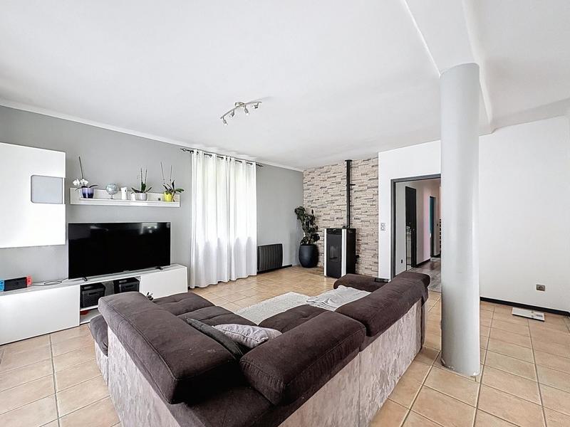 Maison - 225 m² - 11 pièces