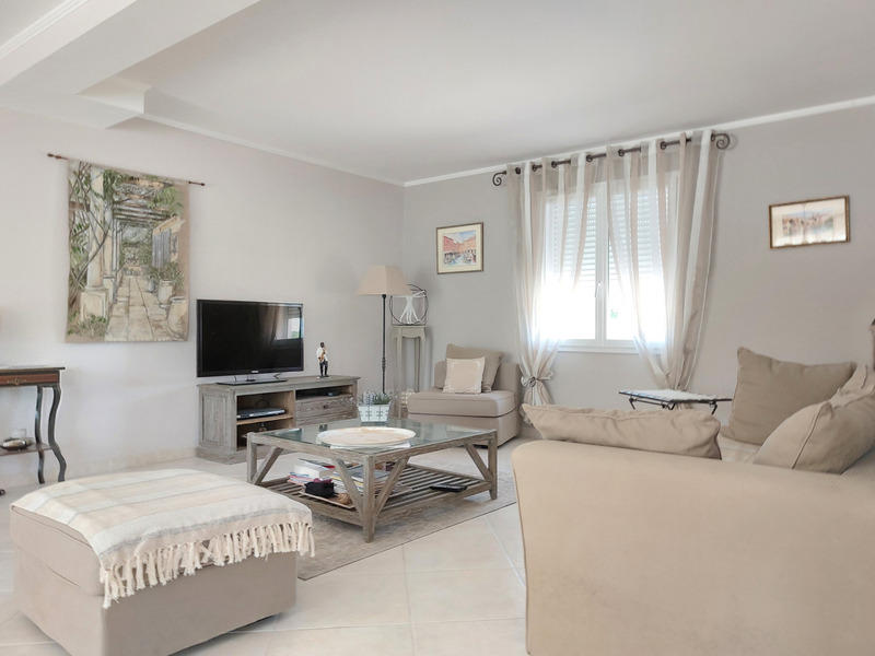 Villa - 219 m² - 6 pièces