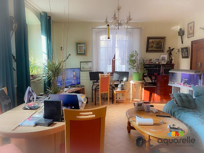 Maison - 182 m² - 9 pièces