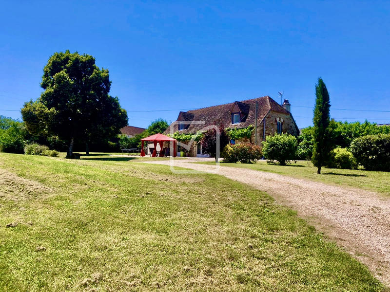 Maison - 314 m² - 13 pièces