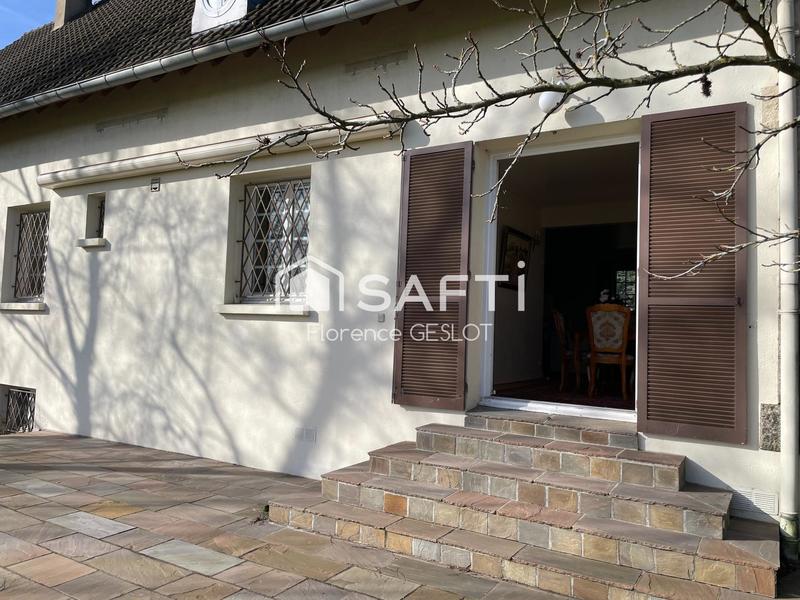 Maison - 220 m² - 8 pièces