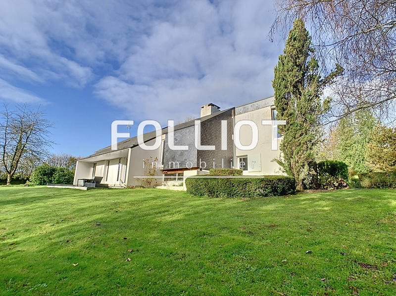 Maison - 275 m² - 6 pièces