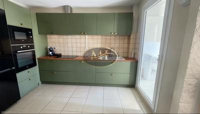 Appartement - 70 m² - 4 pièces