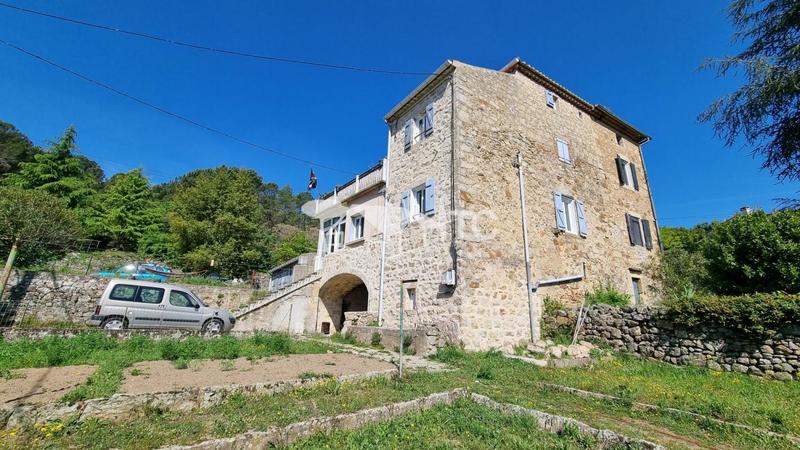 Maison - 150 m² - 9 pièces