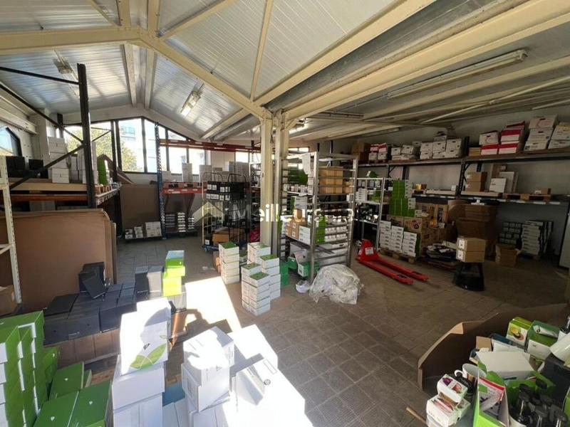 Local d'activité / Entrepôt - 1 032 m²