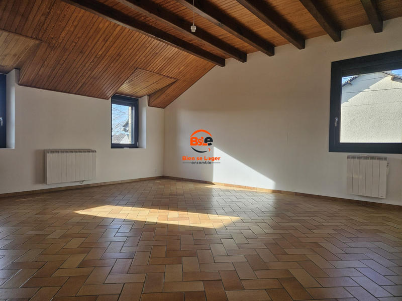 Appartement - 85 m² - 5 pièces