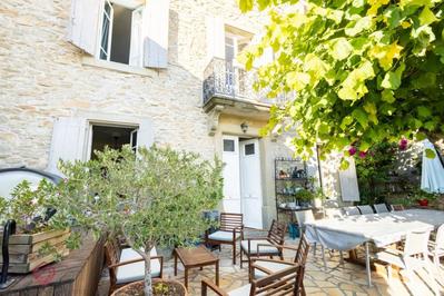 Maison de village - 315 m² - 12 pièces