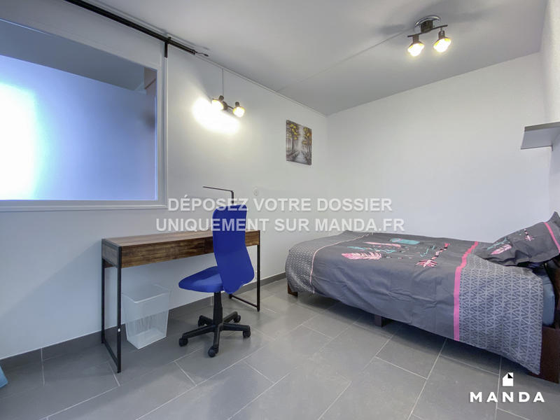 Chambre - 14 m² - 6 pièces