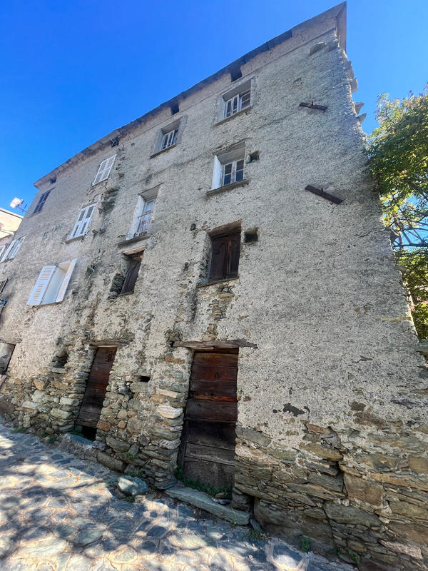 Maison de village - 144 m² - 5 pièces