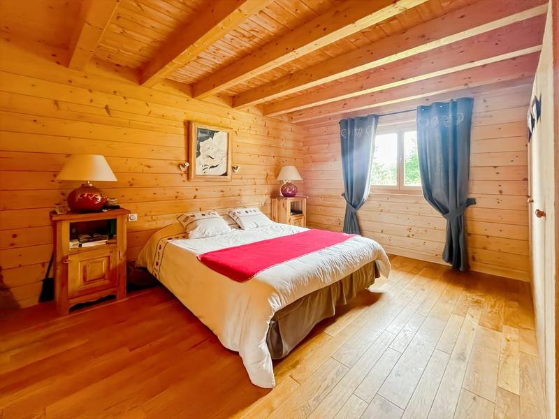 Châlet - 216 m² - 6 pièces