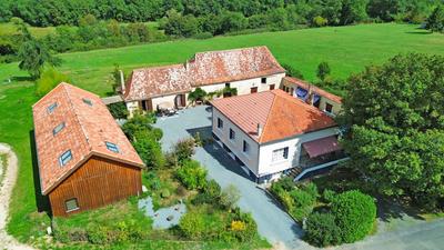 Maison - 281 m² - 7 pièces